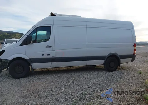 2016 Mercedes-Benz Sprinter 2500 High Roof z USA, uszkodzony, nr VIN WD3PE8CD9GP303187